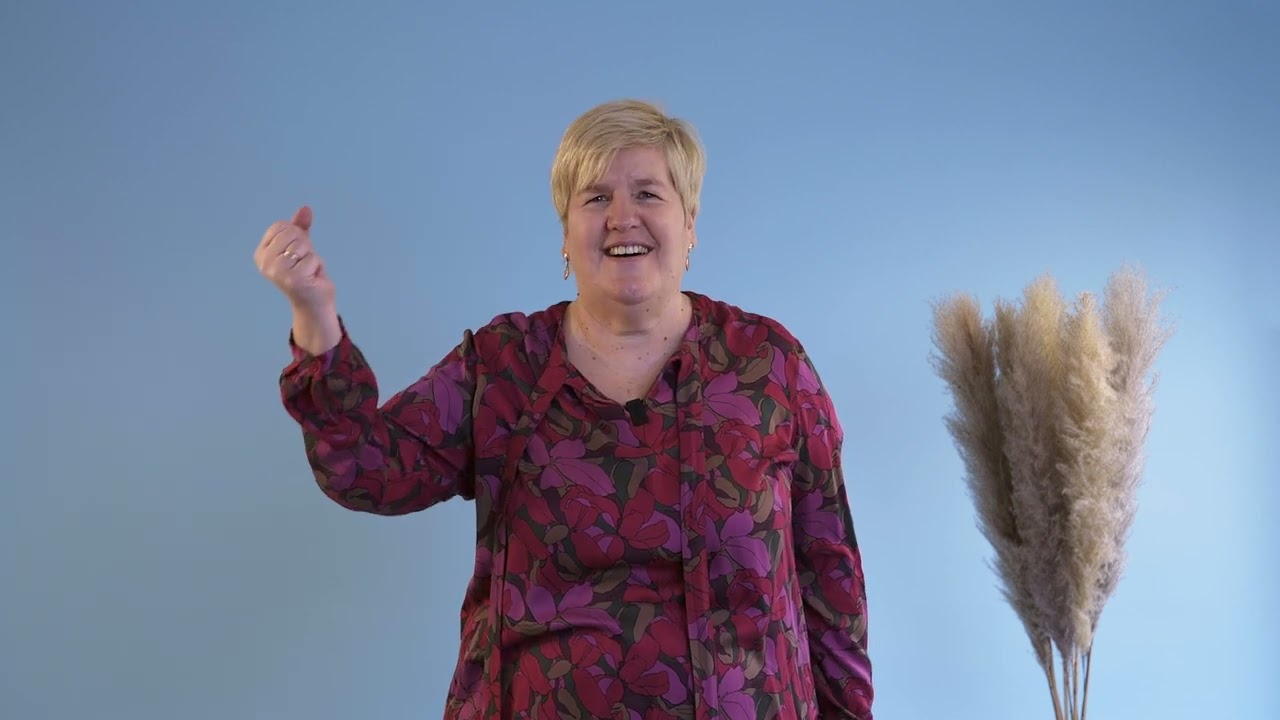 Lachen-ins-Gesicht-werfen aus “Oma geht viral”